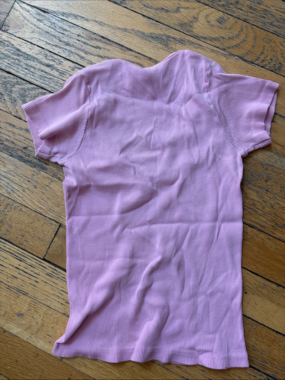 Brandy Melville Lavender Ribbed V-Neck Short Sleeve Tee - Picture 3 of 3